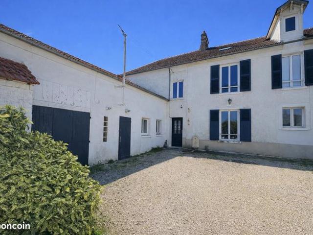 Maison 5 pièces 230 m²