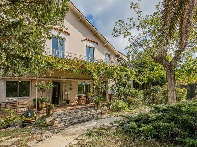 Maison 5 pièces 230 m²