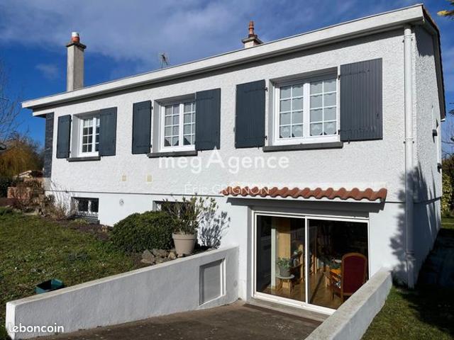 Maison 5 pièces 230 m²