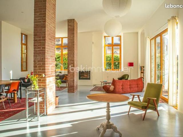 Maison 5 pièces 231 m²
