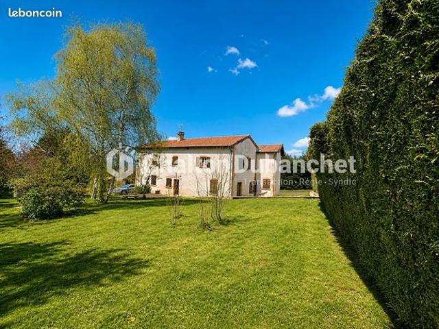 Maison 5 pièces 231 m²