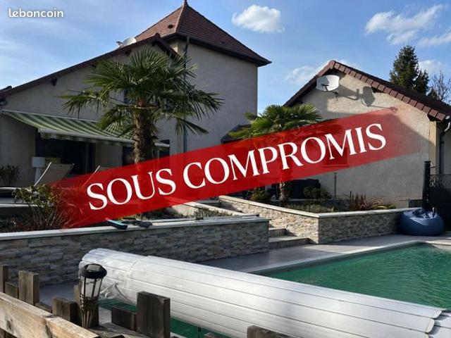 Maison 5 pièces 232 m²