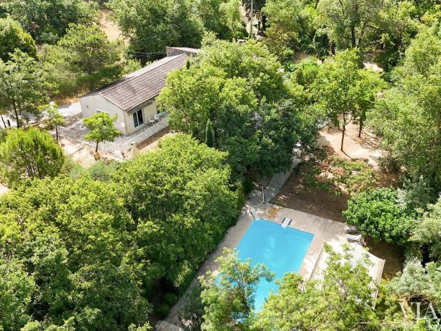 Maison 5 pièces 233 m²