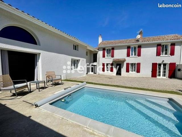 Maison 5 pièces 233 m²