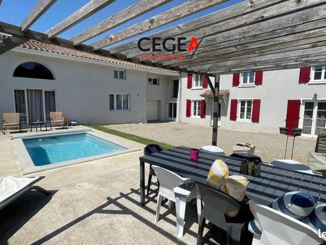 Maison 5 pièces 233 m²