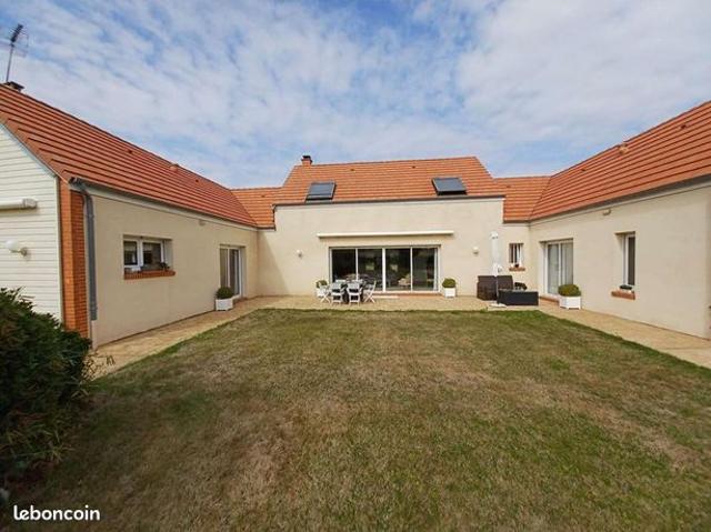 Maison 5 pièces 233 m²