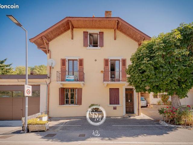 Maison 5 pièces 244 m²