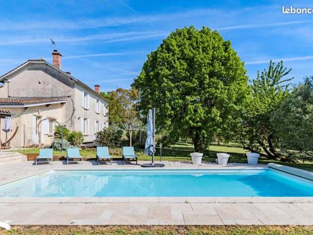 Maison 5 pièces 245 m²