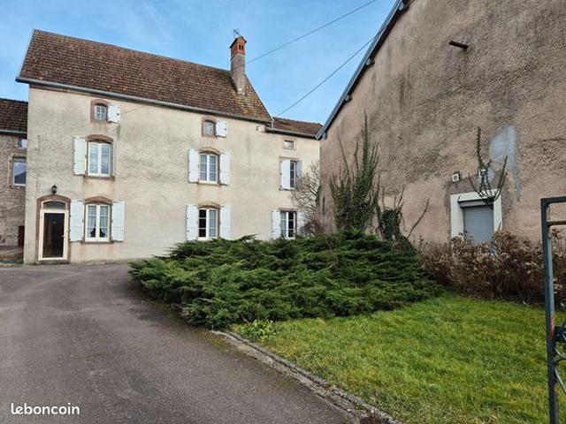 Maison 5 pièces 245 m²