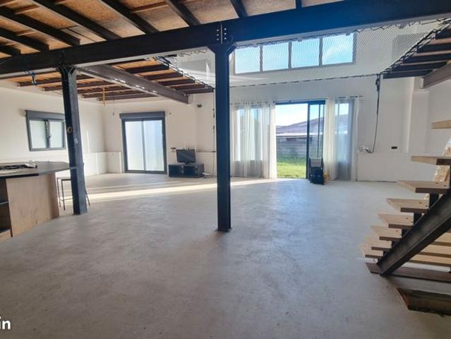 Maison 5 pièces 245 m²
