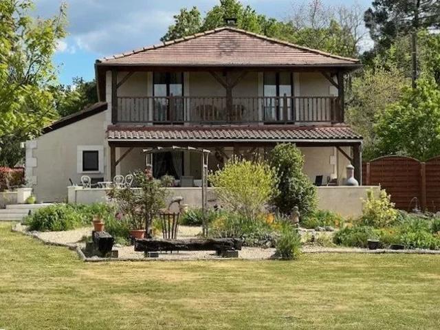 Maison 5 pièces 245 m²