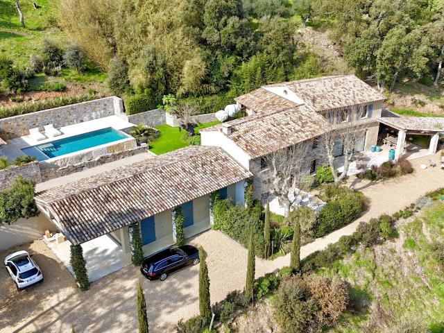 Maison 5 pièces 245 m²