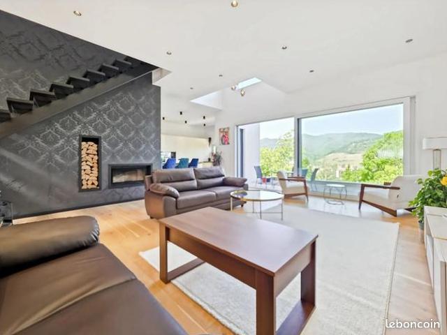 Maison 5 pièces 245 m²