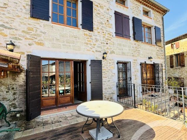 Maison 5 pièces 245 m²