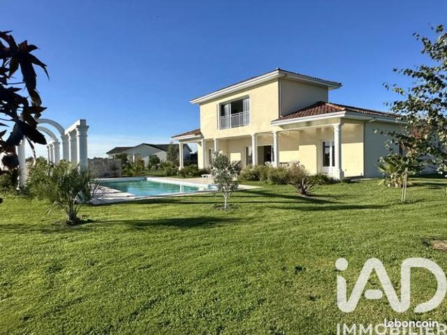 Maison 5 pièces 246 m²