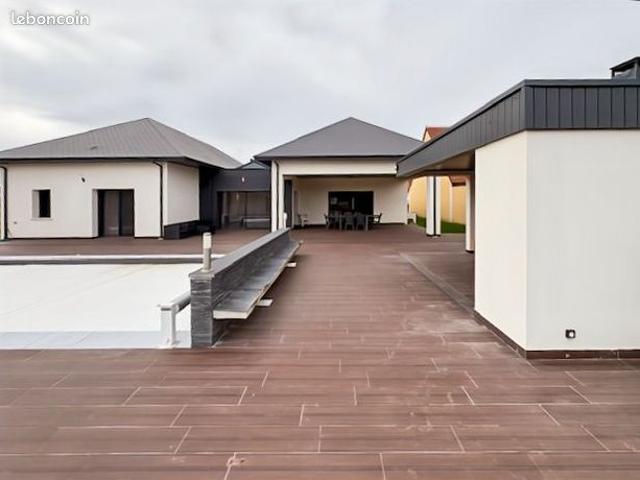Maison 5 pièces 246 m²