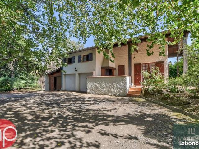 Maison 5 pièces 246 m²