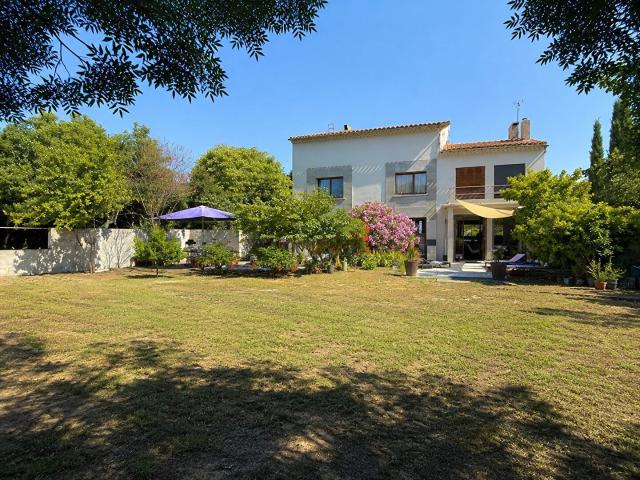 Maison 5 pièces 240 m²