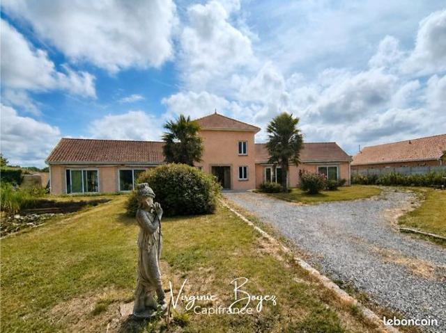 Maison 5 pièces 240 m²