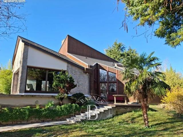 Maison 5 pièces 240 m²