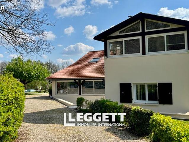 Maison 5 pièces 240 m²