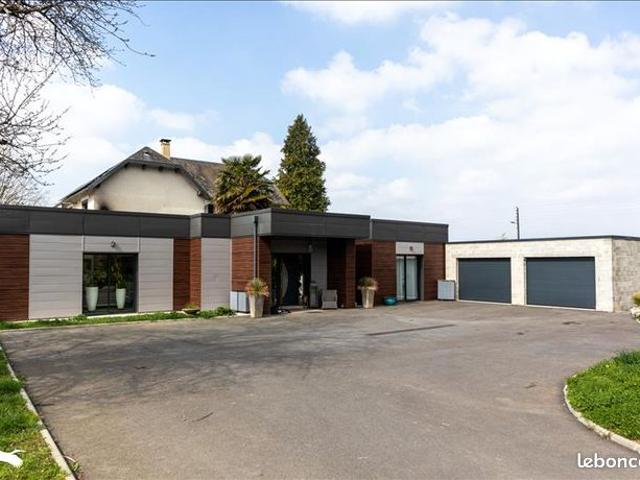 Maison 5 pièces 240 m²