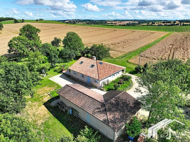 Maison 5 pièces 240 m²