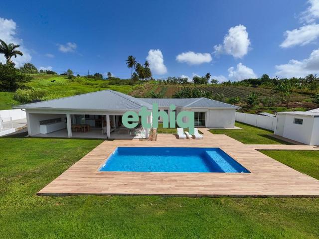 Maison 5 pièces 240 m²