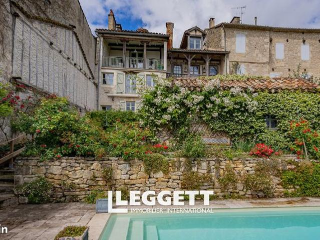 Maison 5 pièces 240 m²