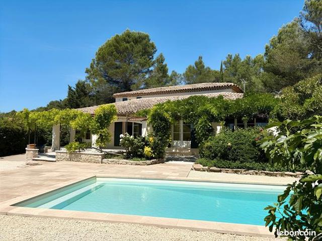 Maison 5 pièces 240 m²