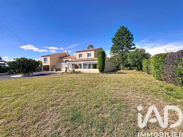 Maison 5 pièces 240 m²