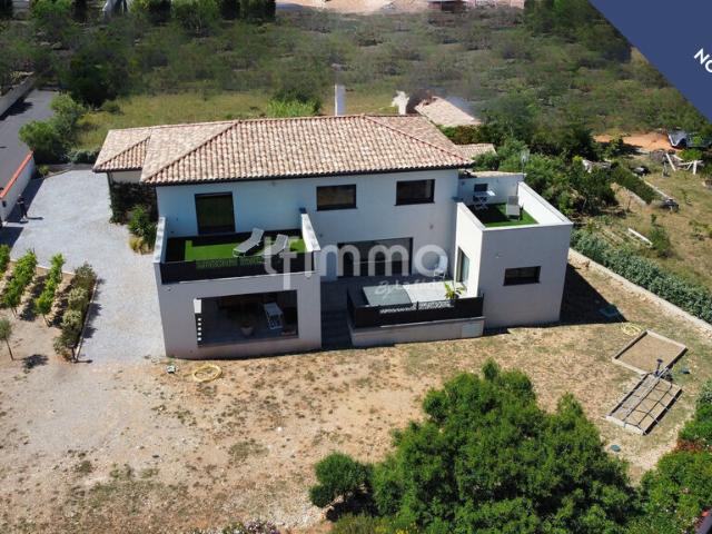 Maison 5 pièces 240 m²