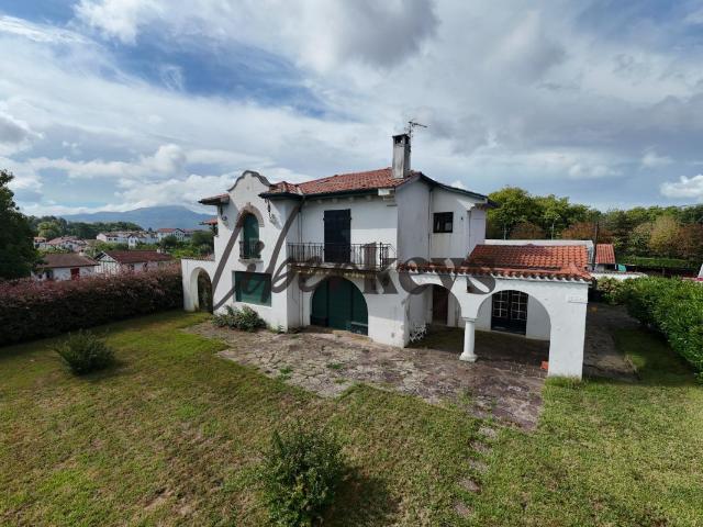 Maison 6 pièces 240 m²