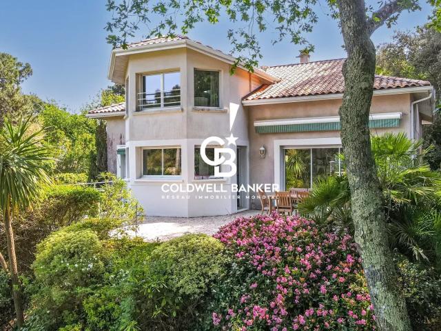 Maison 5 pièces 240 m²