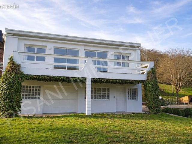 Maison 5 pièces 241 m²