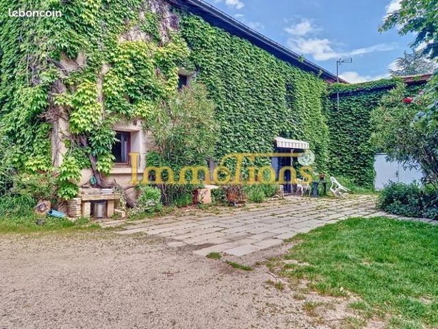 Maison 5 pièces 243 m²