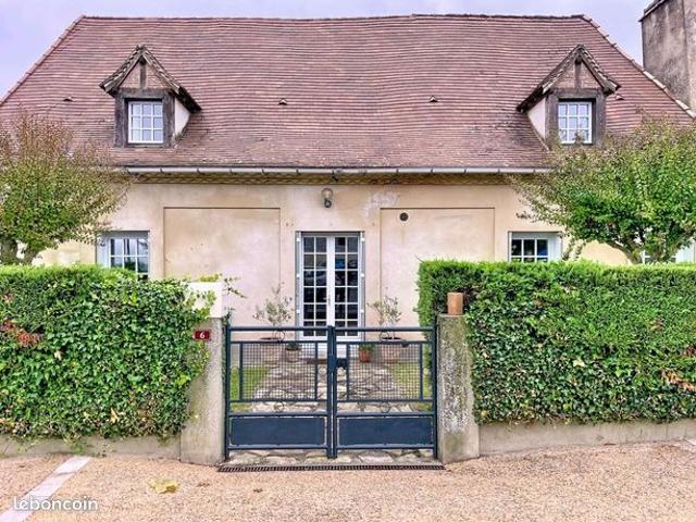 Maison 5 pièces 243 m²