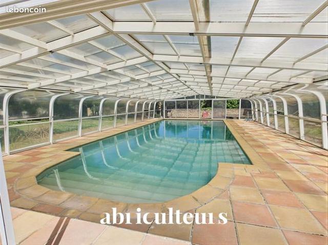 Maison 5 pièces 254 m²