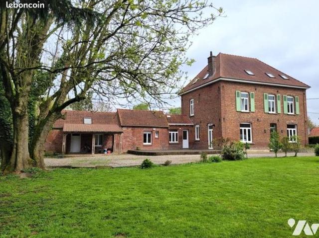 Maison 5 pièces 255 m²