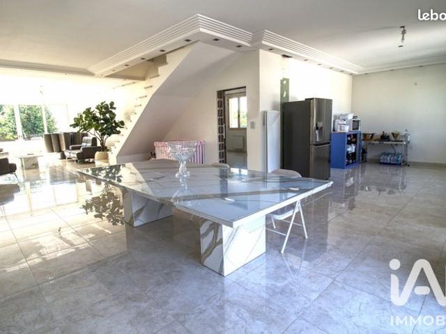 Maison 5 pièces 255 m²