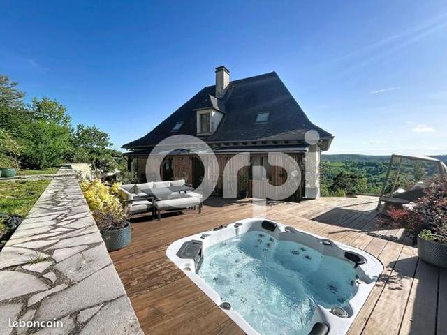 Maison 5 pièces 256 m²