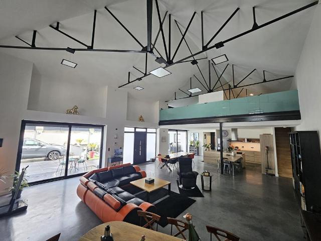 Maison 5 pièces 258 m²