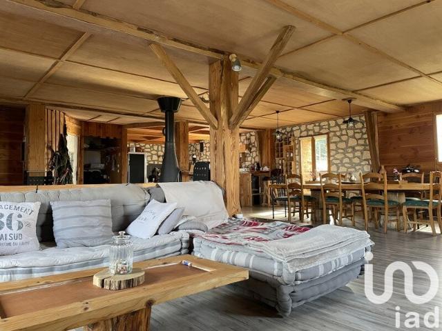 Maison 5 pièces 258 m²