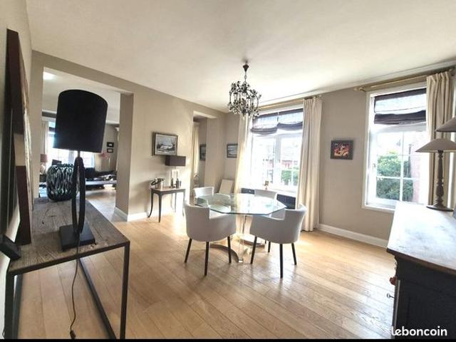 Maison 5 pièces 250 m²