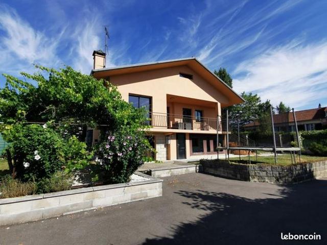 Maison 5 pièces 250 m²