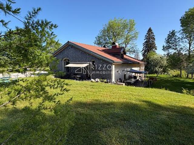 Maison 5 pièces 250 m²