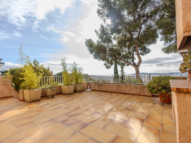 Maison 5 pièces 215 m²