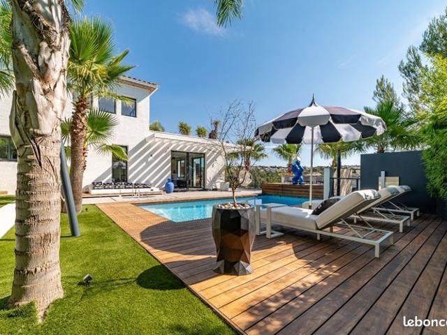Maison 5 pièces 250 m²