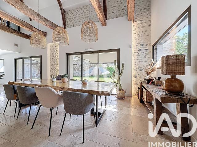 Maison 5 pièces 255 m²