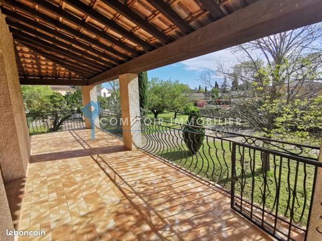 Maison 5 pièces 250 m²